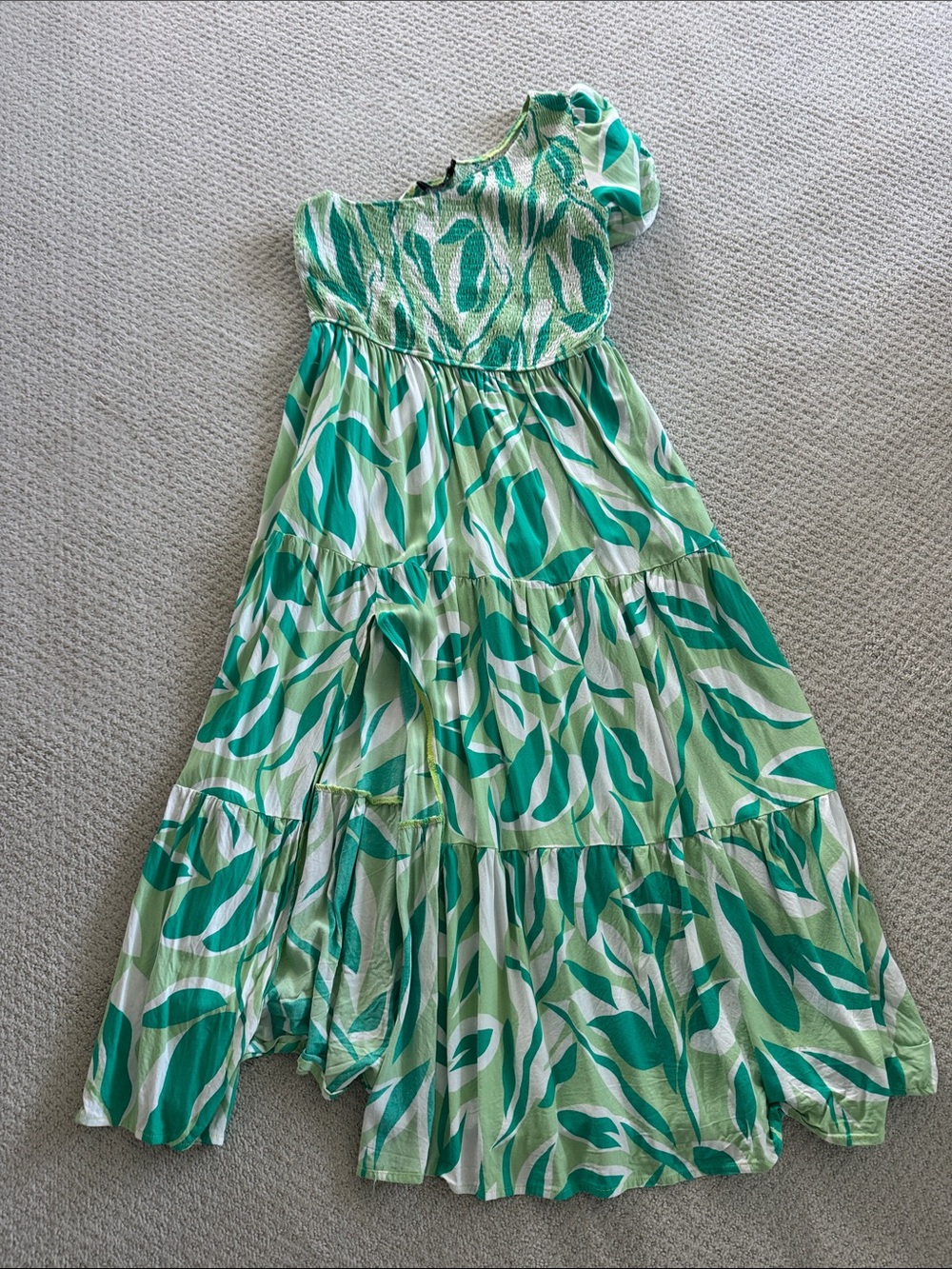 Green Leaf-Print Tiered Maxi Dress with Puff Sleeve